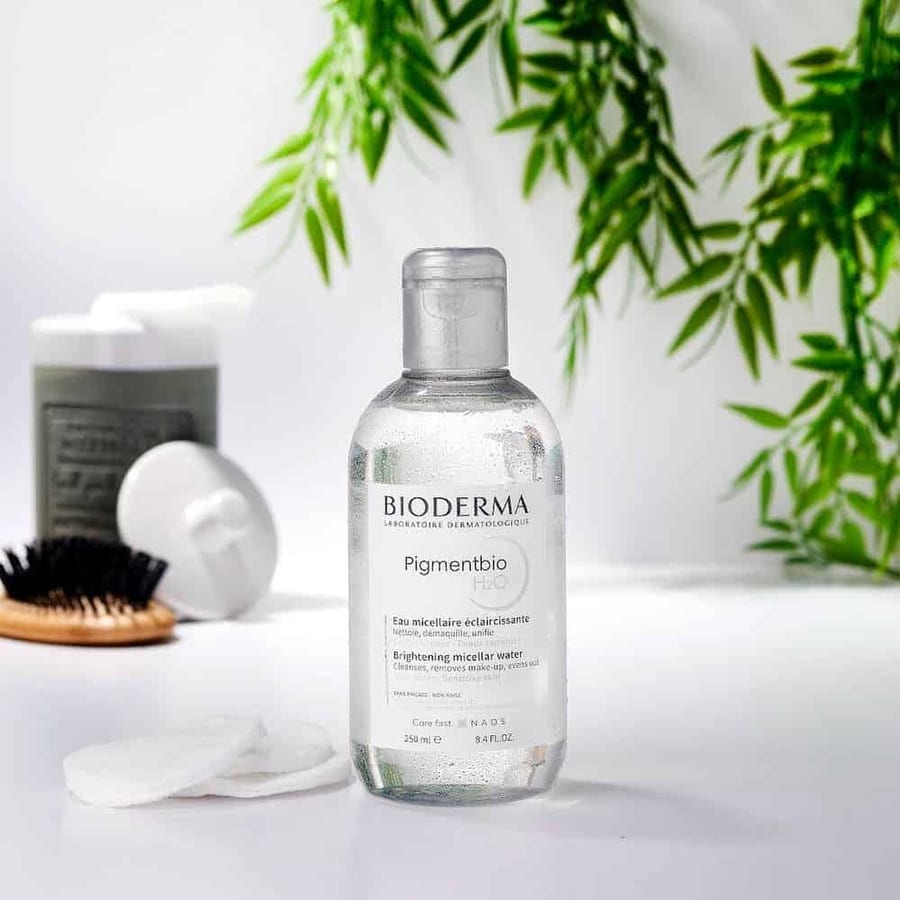 مزيل الماكياج وتفتيح بايودرما 250mL