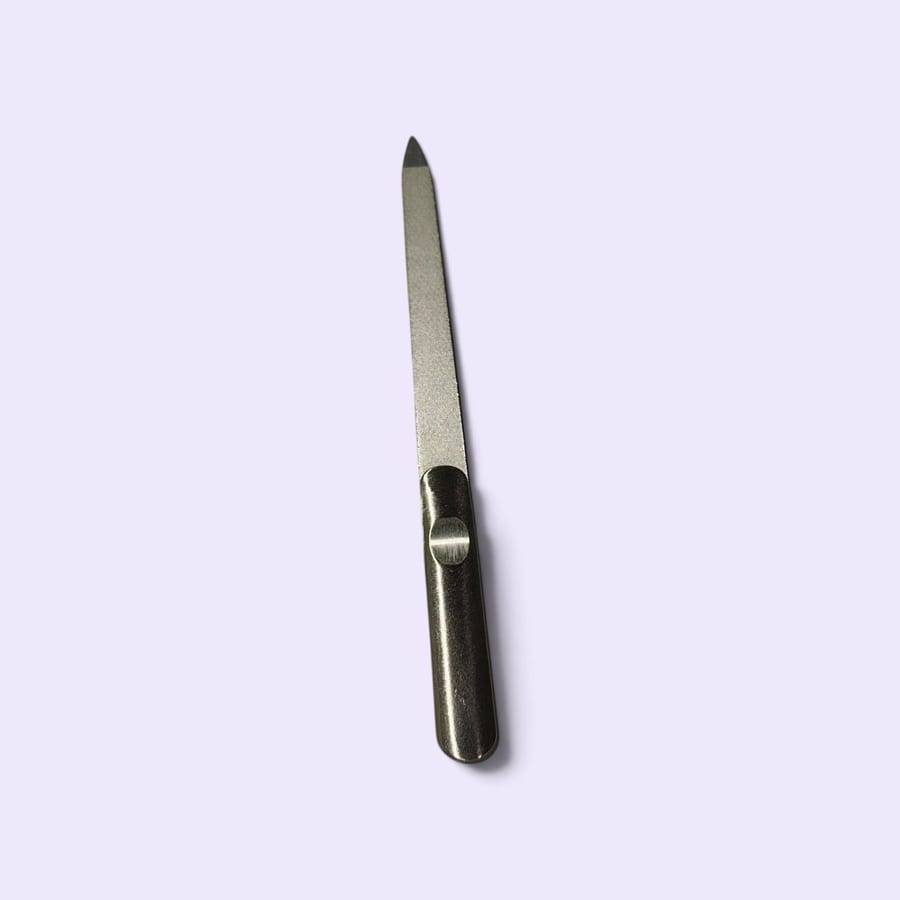 مبر اظافر حديد - nail trimmer