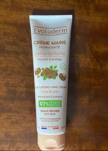 Evoluderm Moisturizing Hand Cream with Shea Butter 150 ml - كريم إيفولوديرم المرطب لليدين بزبدة الشيا